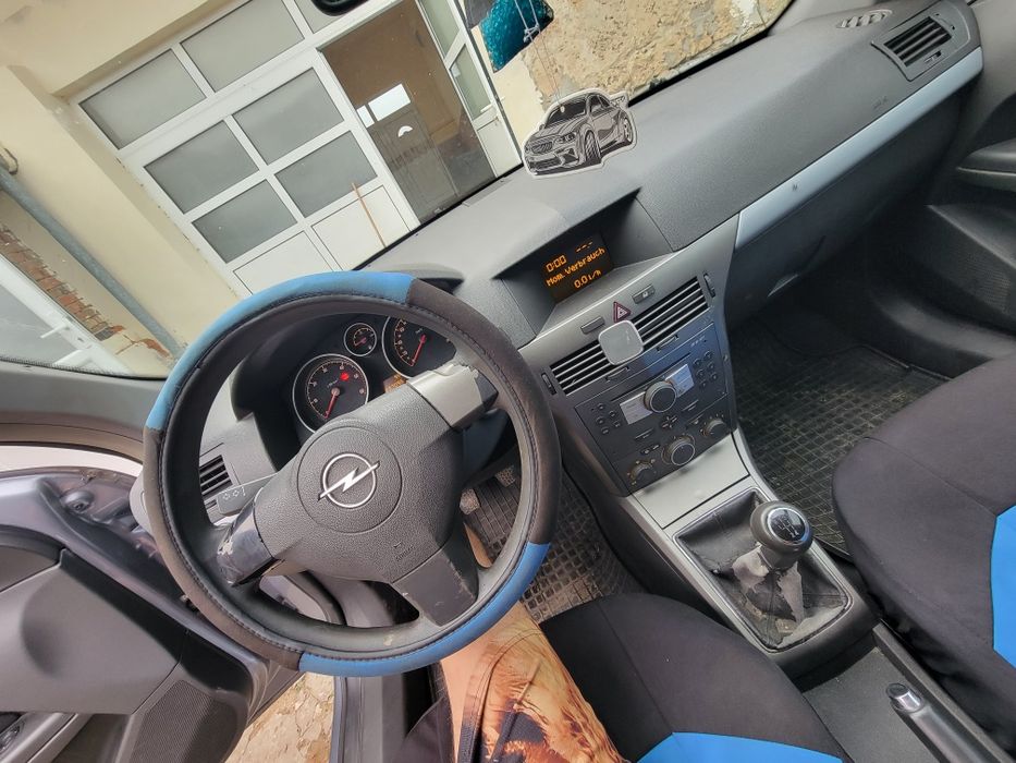 Vând Opel astra h 1.7 cdti.