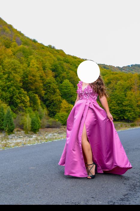 Vând rochie deosebită