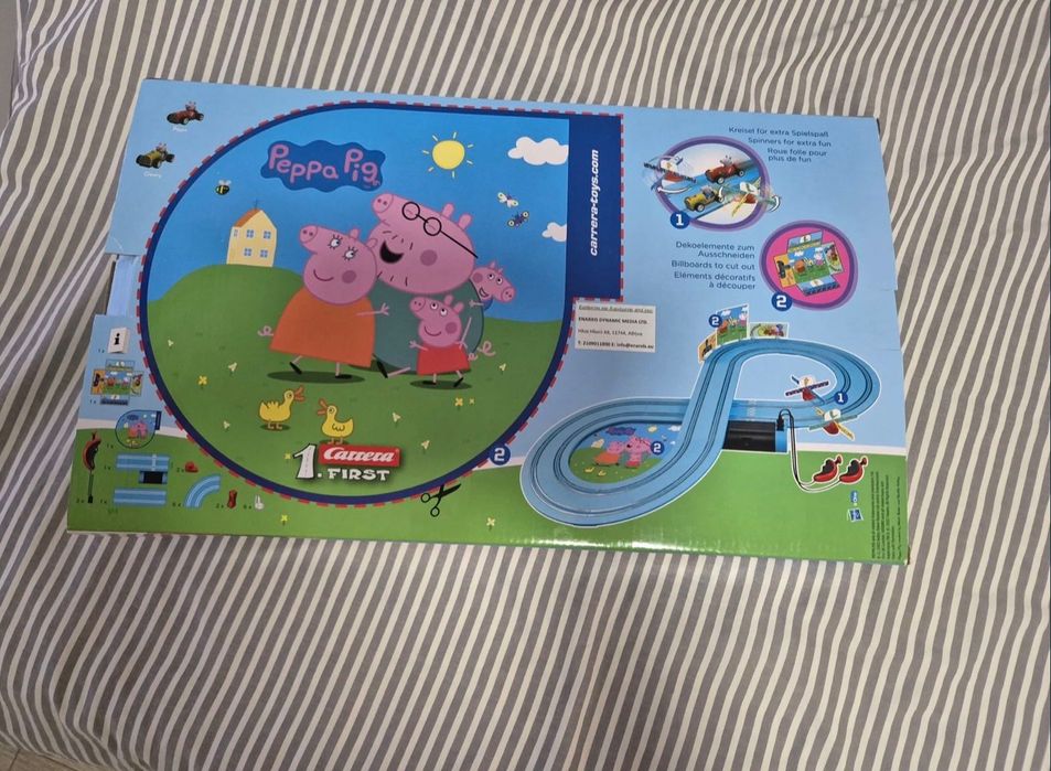 Детска писта с дистанционно и 2 коли Pepa Pig