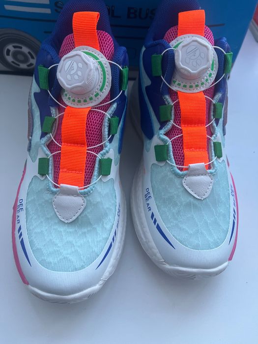 Кроссовки для мальчиков и девочек