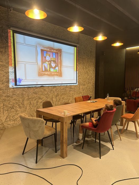 Homcom Ecran Motorizat Proiector – Cu Telecomanda, Ideal pentru Acasa