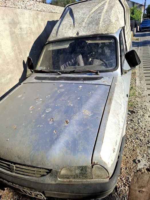 Vand dacia papuc pentru piese de schimb