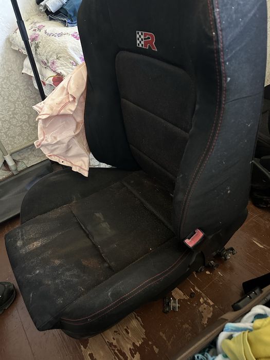 Продавам салон Cupra за Seat Leon 1M.