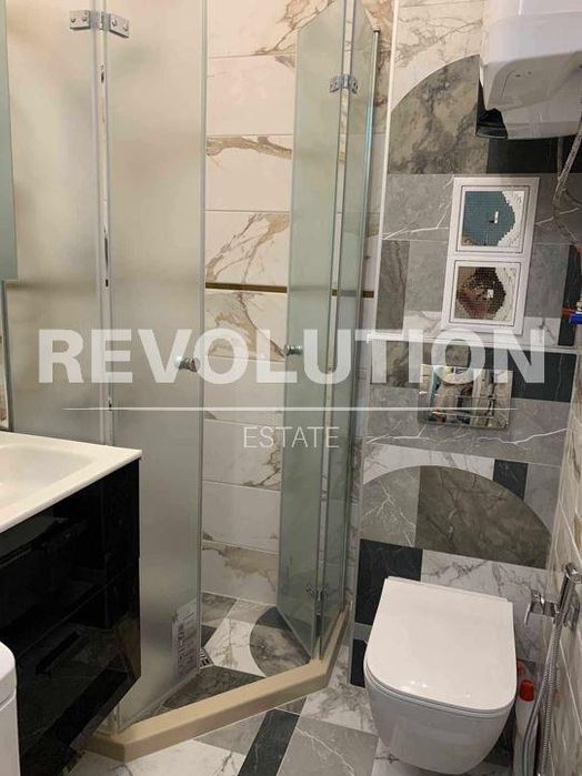 Дава се под наем Едностаен апартамент в Варна, Център - 42 кв.м за 550 € - Снимка #4