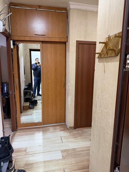 Sergeli 2 da uy 2 xonali sotiladi 1 etaj padvali agarodlari bor