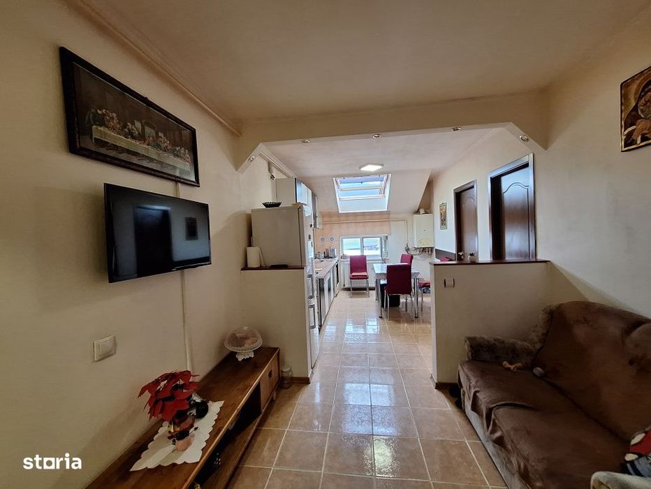 Apartament cu 3 camere, 58,4 mp, 2 balcoane, zona Florilor — fotografia 2