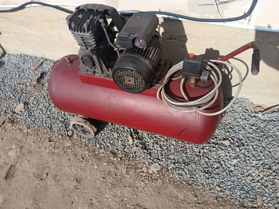 Vând compresor Finni cu doua pistoane