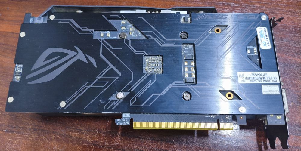 Продам видеокарту Asus Strix GTX 1050
