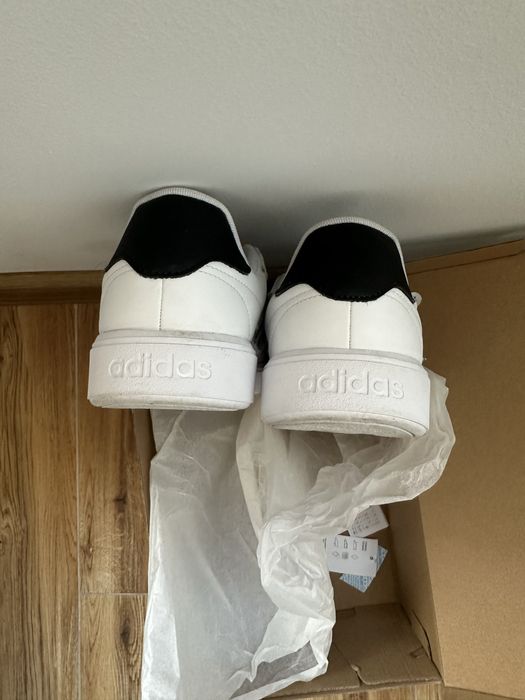 Кецове Adidas Courtblock