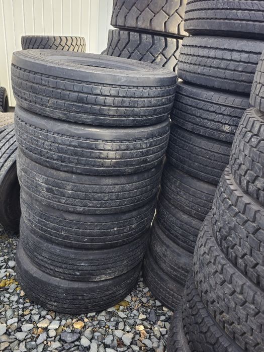 Anvelope 205 - 215 75 r 17.5 de direcție și de tracțiune.
