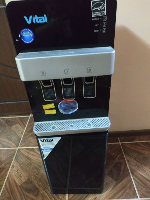 Продается кулер для воды Vital