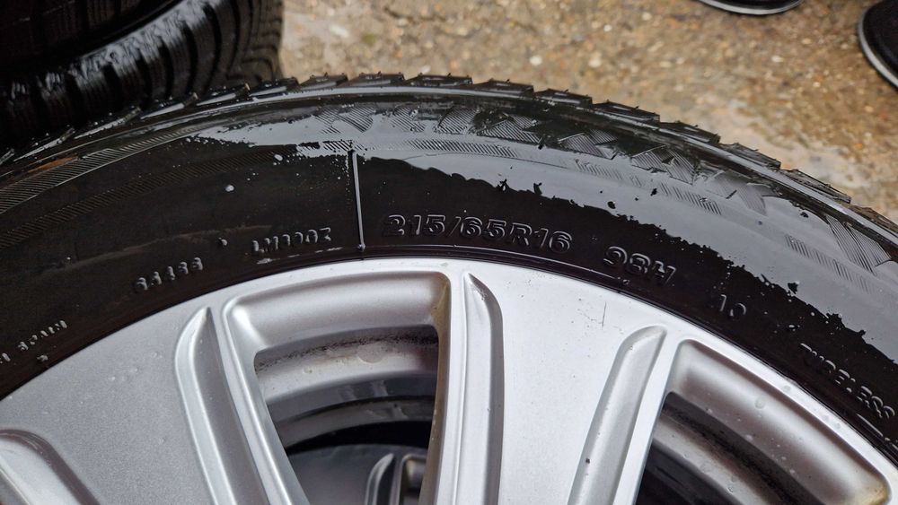 AUDI  Q3  джанти със зимни гуми 215/65/16 6,5J×16 ET33 5×112