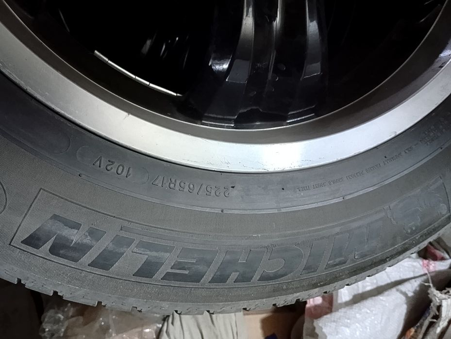 Диски с шинами 114,3 х 5.  R 17