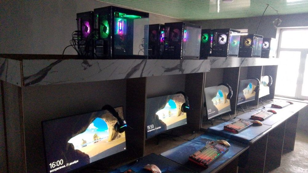 Kompyuterxona sotiladi