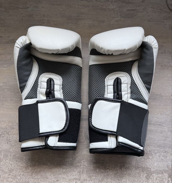 Manusi bix , Everlast