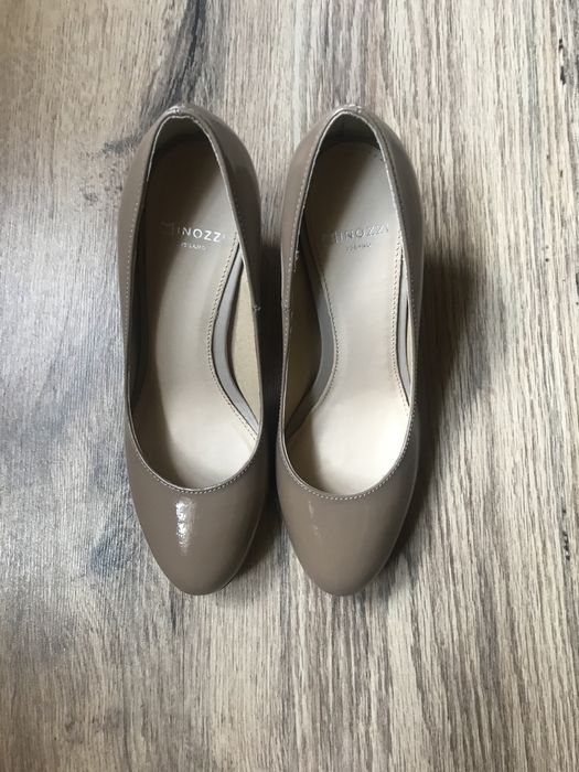 Vand pantofi  bej noi Minozzi marimea 36 toc 8 cm