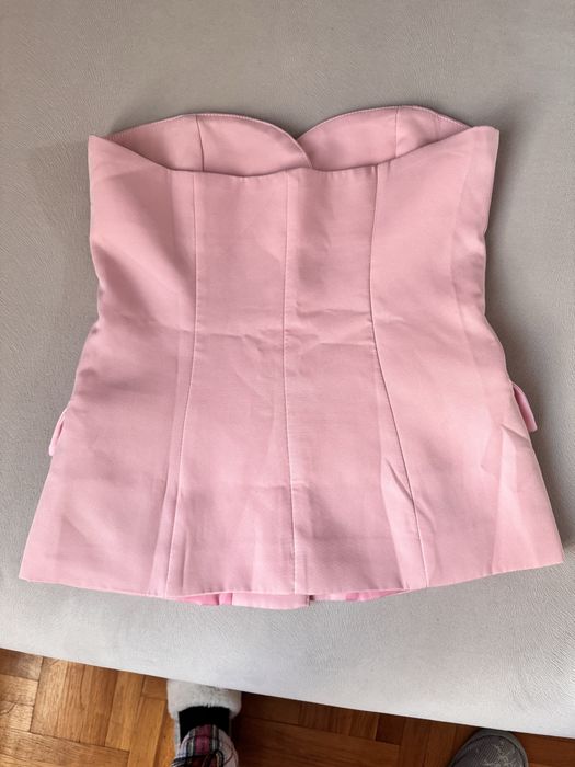 Розово бюстие