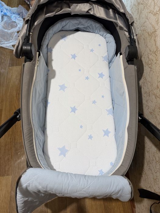 Коляска Cybex Priam IV  с дизайном Koi