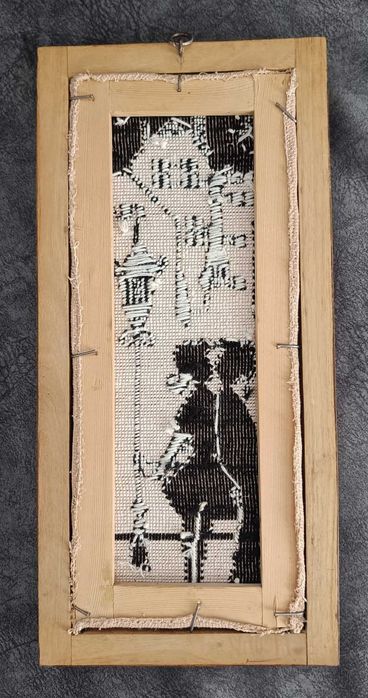 Tablou Goblen Înramat – Motiv Romantic Nocturn, Ramă Lemn Masiv (33 x 15.5 cm)