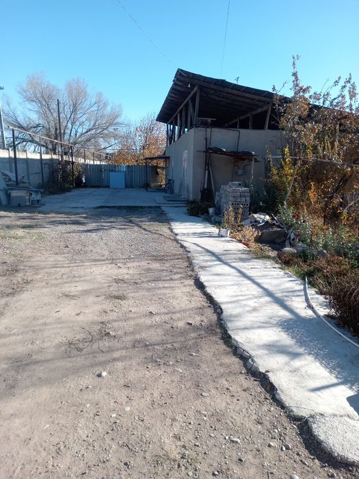 Srochna uy SOTILADI  kadastrda 6 sotih, samazahvatminan umumiy 16,5 s