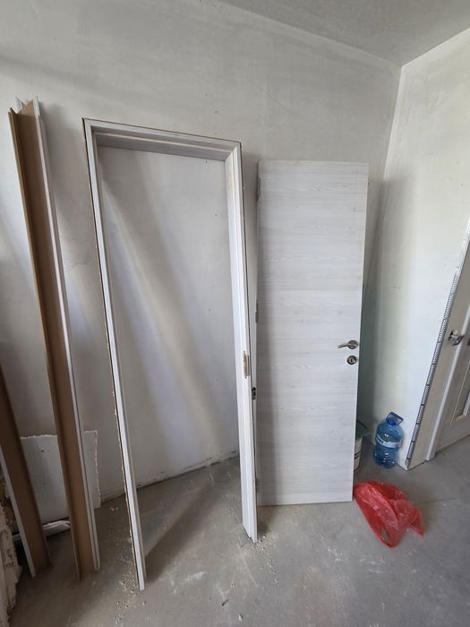 Интериорна .  Врата. Каса . И  . Первази.