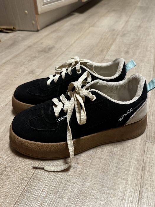 Продам кроссовки в идеальном состоянии