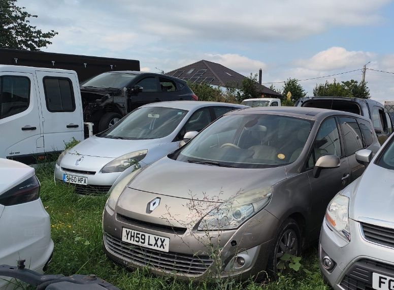 Dezmembrez Renault Scenic ( Grand Scenic)