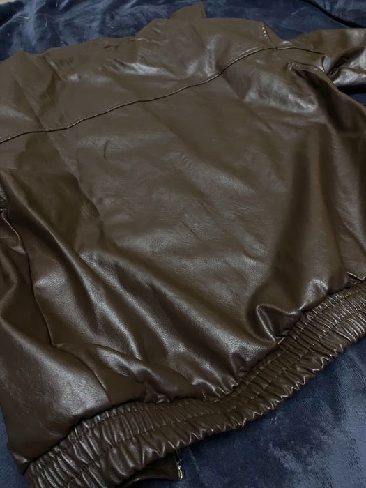 Коричневая кожанка