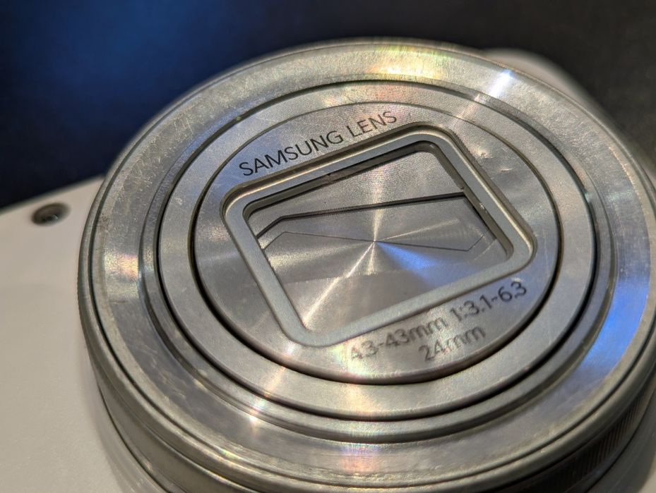 Samsung s4 zoom.