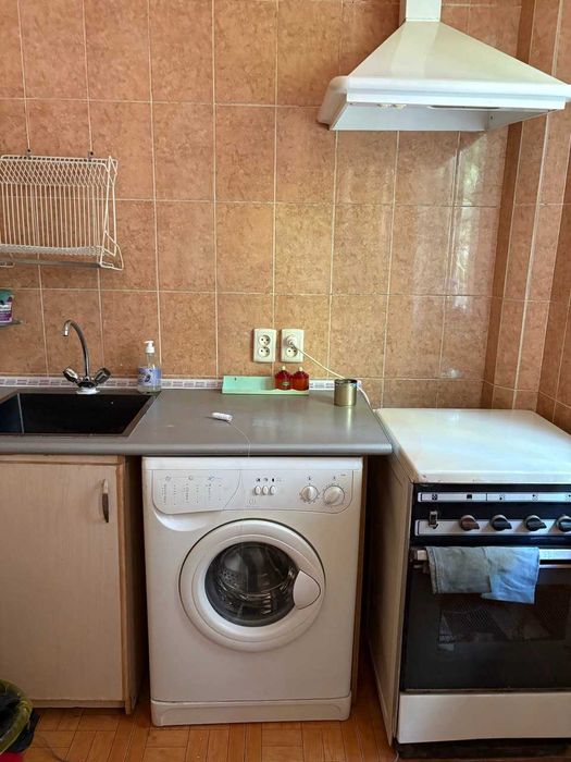 Сдам квартиру на метро Новза