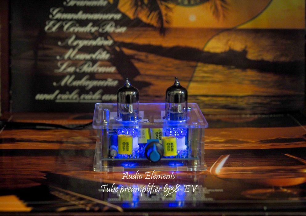 ЛАМПОВ Предусилвател /усилвател/ FEVER 6J38 TUBE PREAMP AMPLIFIER