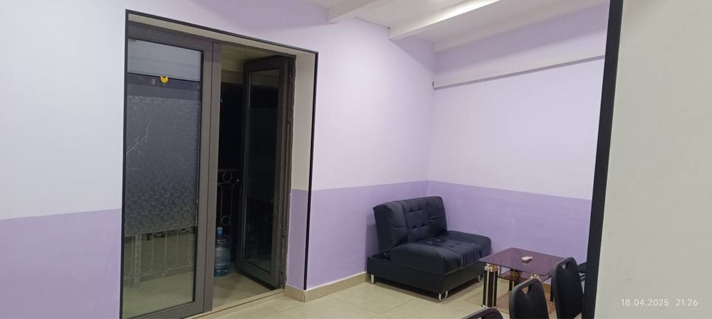 Аренда офис Чорсу вдоль дороги с личным балконом