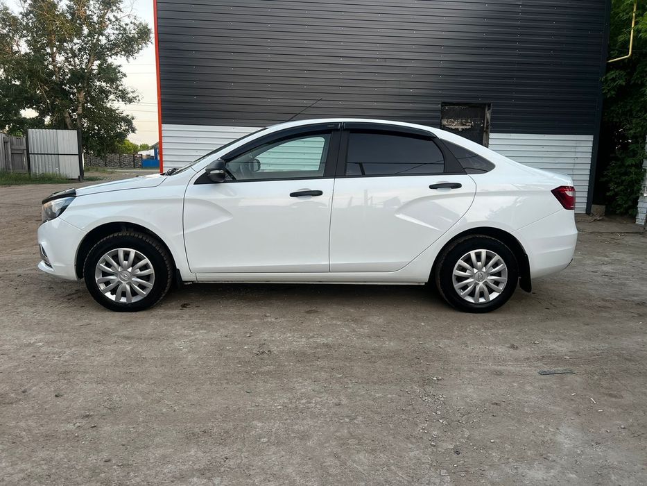 Продам машину  .