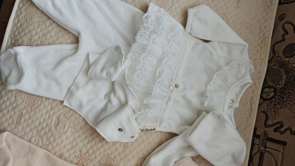 Комплект для девочек на выписку