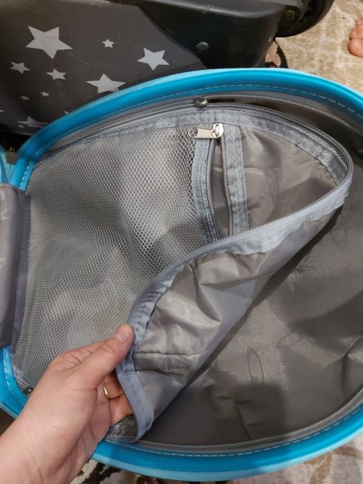 Продам детский чемодан