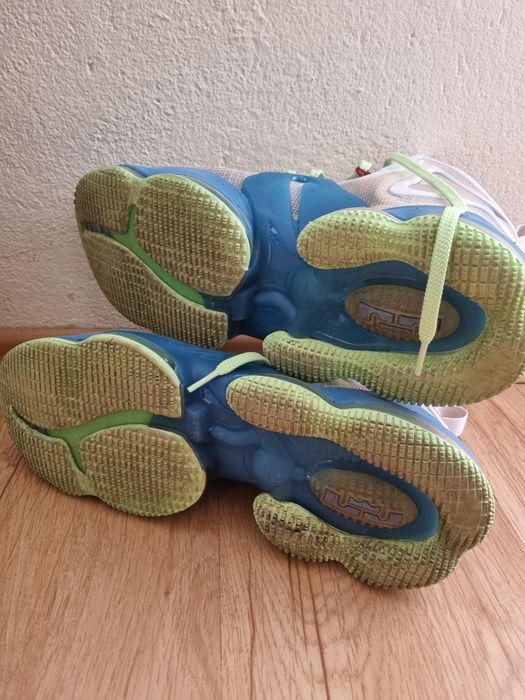 Nike LeBron 19 N44  28.5