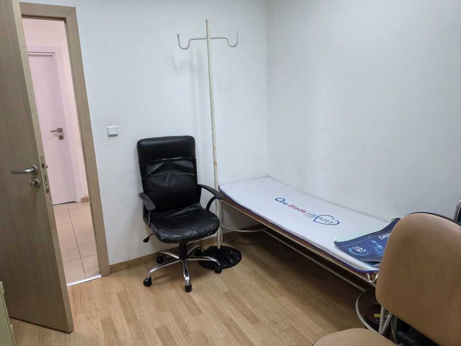 Лекарски кабинет 24 м2 в Медицински център