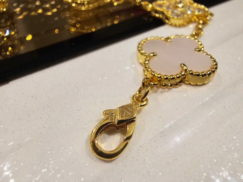 Van Cleef & Arpels VCA 5 Gold Mother Diamond Alhambra Дамска Гривна