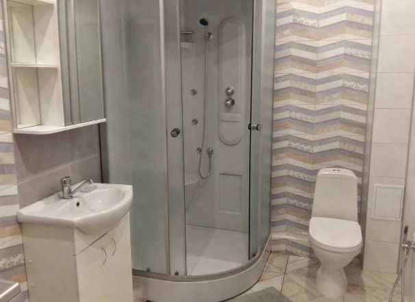 Дава се под наем Тристаен апартамент в Бургас, Изгрев - 90 кв.м за 357 € - Снимка #1