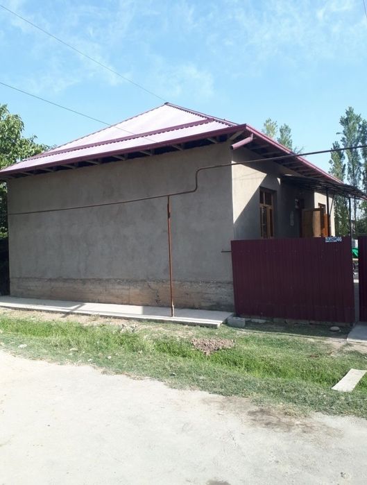 Uy sotiladi 4 xonalik 5 sotok