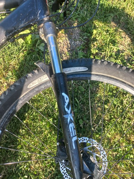 Bicicletă full suspension