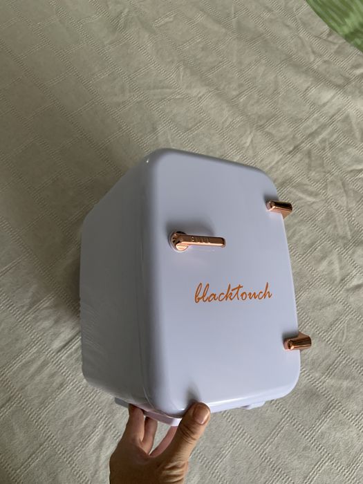 Продам холодильник для косметики