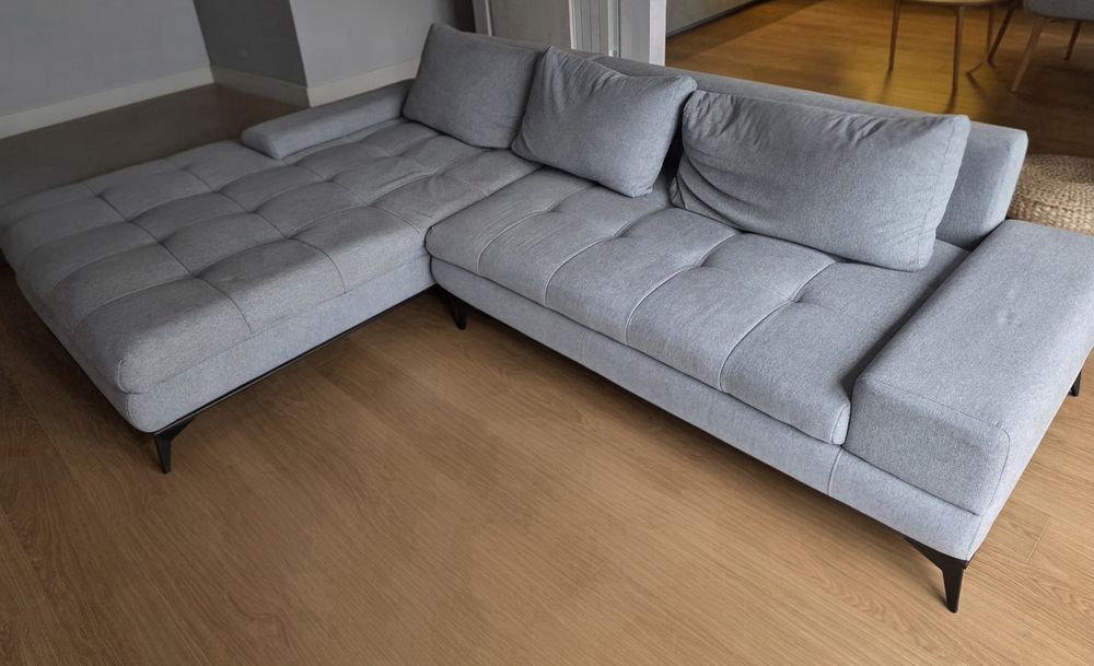 Голяма светло сива холна гарнитура ЛЕ ФИГАРО с функция сън и ракла