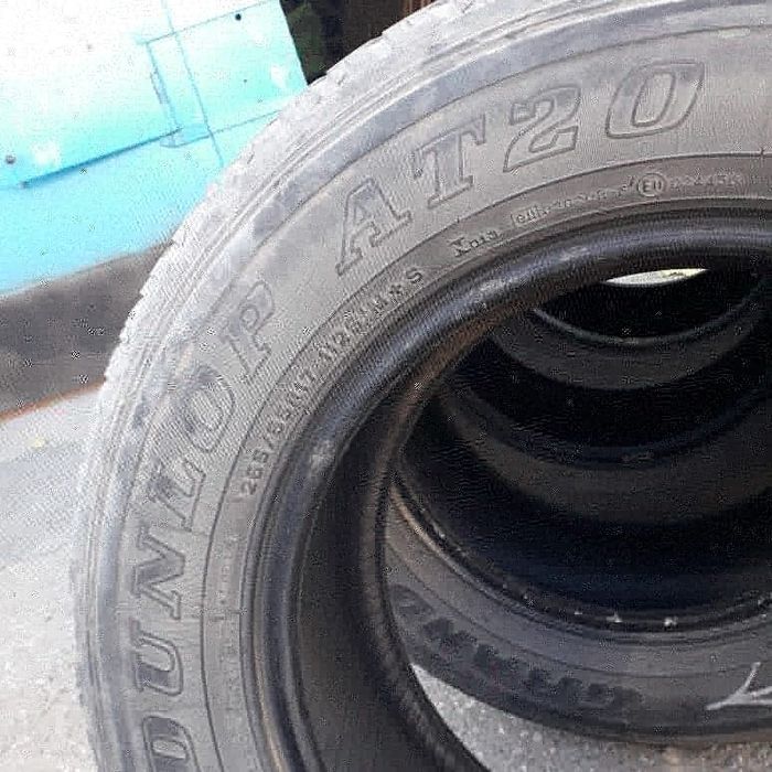 Продам шины б/у 265/65R17
