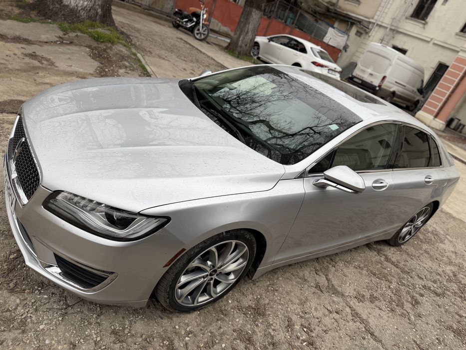 2019 Lincoln MKZ hybrid. 22500€