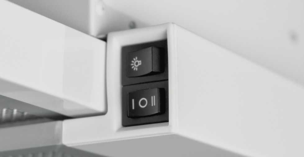 Продам вытяжку Midea.