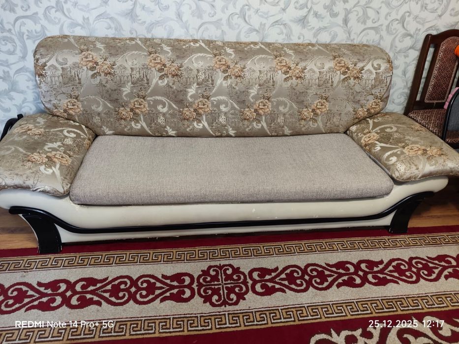 Продается 2 дивана б/у