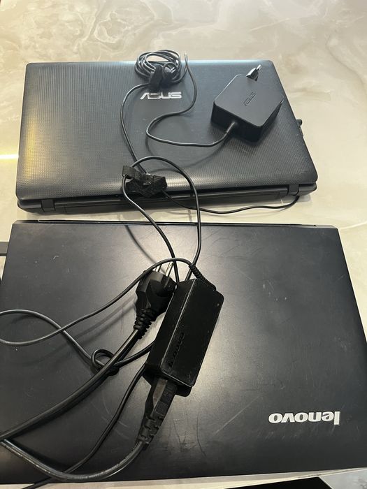 Vand laptopuri Lenovo si Asus