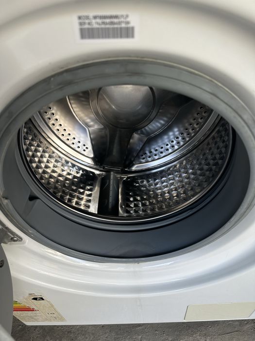 Продается стиральная машина SAMSUNG в хорошем и рабочем состоянии 6 кг