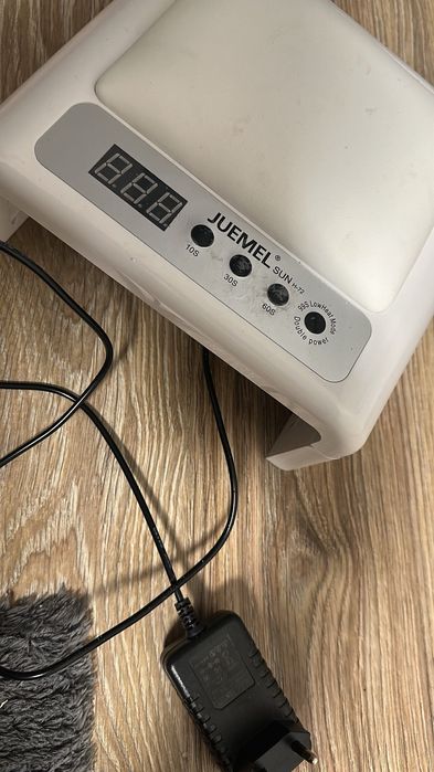 Професионален комплект за маникюр - лампа, ел.пила, гел лакове и др.